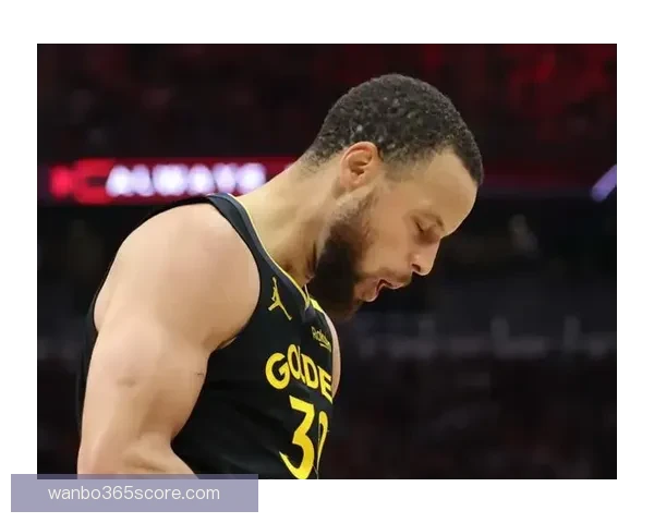 勇士官方：库里完成5对5对抗训练 本周末将接受重新评估